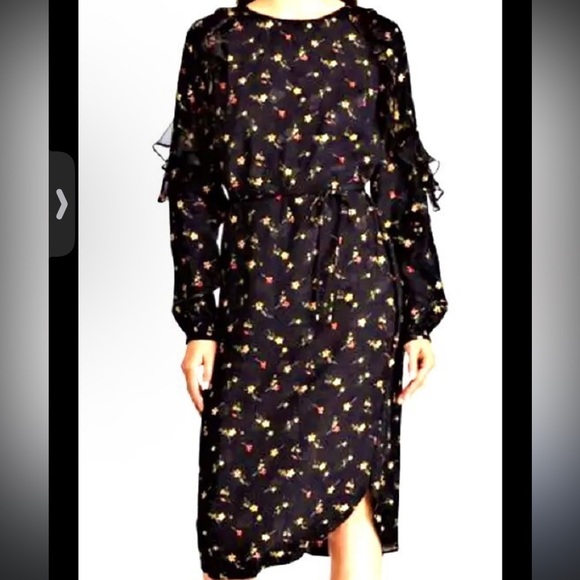 Lauren Ralph Lauren Black Long Sleeve floral with Ruffles on Sleeves. Size 8P - Picture 9 of 9